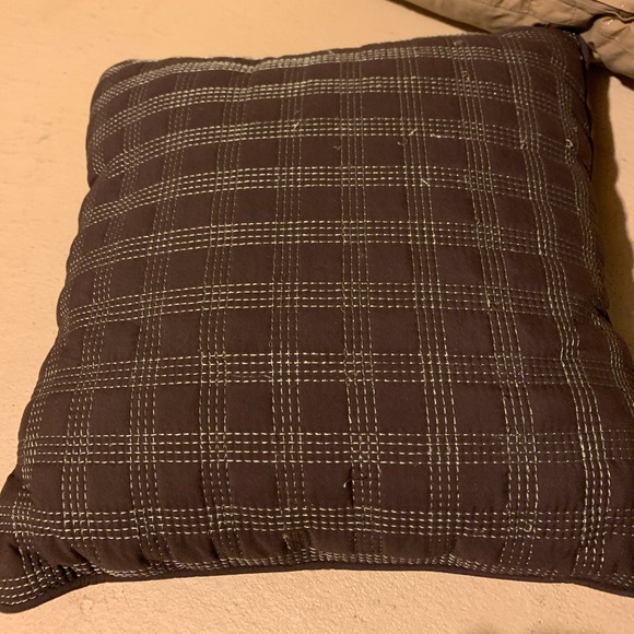 Decorative pillows - Picture 4 of 5